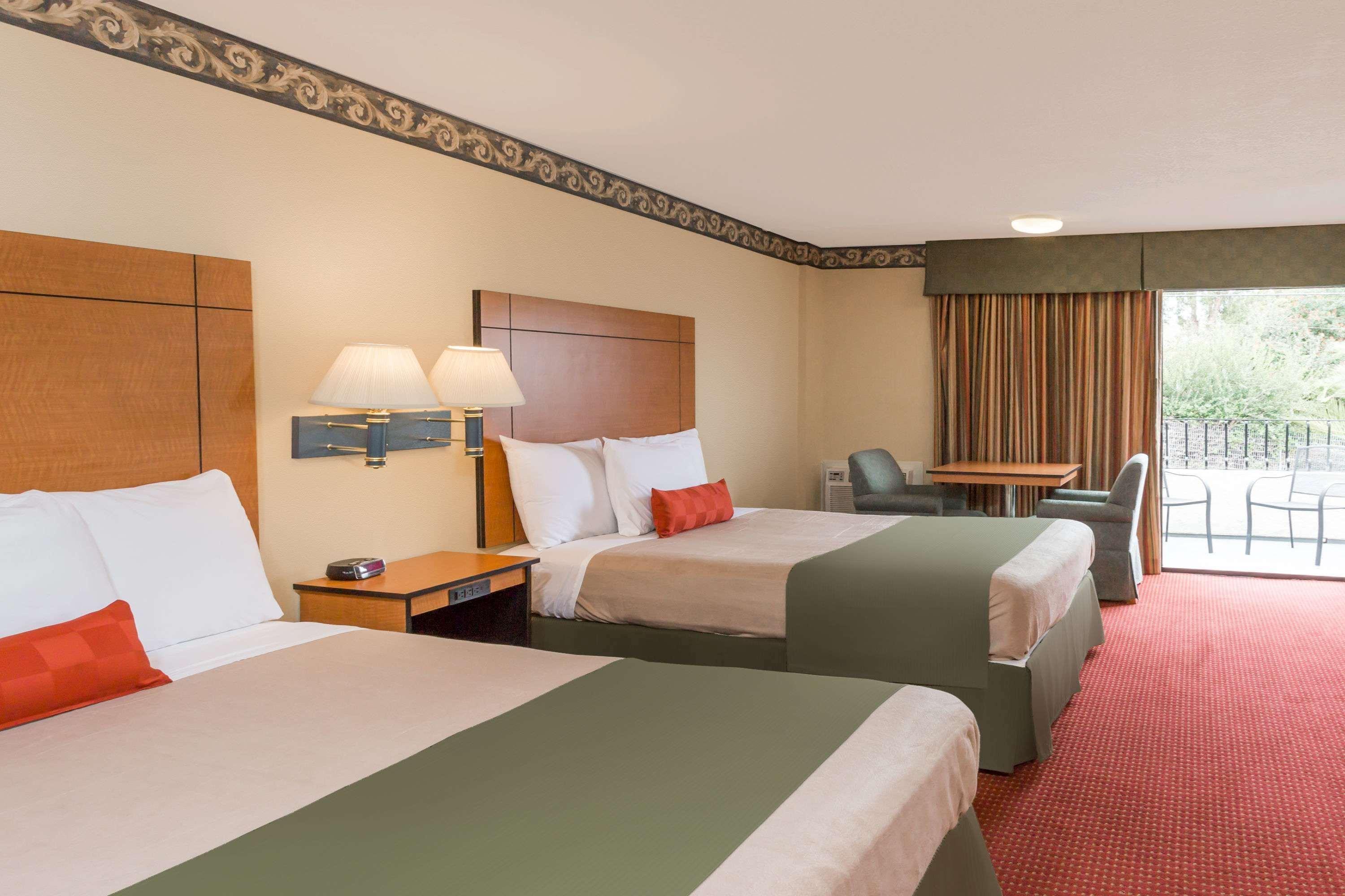 ทราเวลลอดจ์ ซาน เคลเมนเต บีช Hotel ซานเคลเมนที ภายนอก รูปภาพ