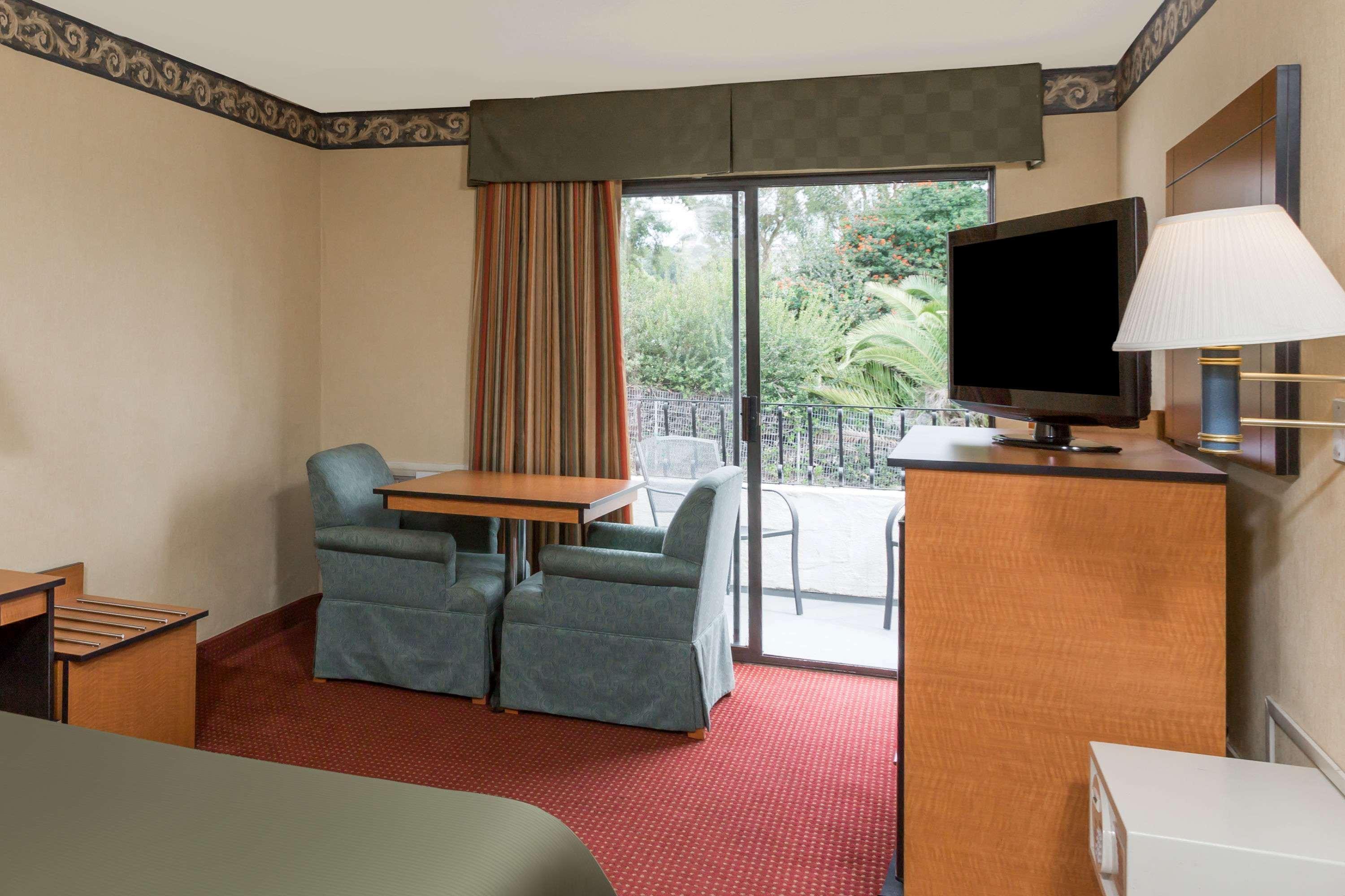 ทราเวลลอดจ์ ซาน เคลเมนเต บีช Hotel ซานเคลเมนที ภายนอก รูปภาพ
