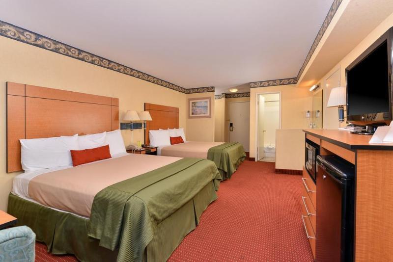 ทราเวลลอดจ์ ซาน เคลเมนเต บีช Hotel ซานเคลเมนที ภายนอก รูปภาพ